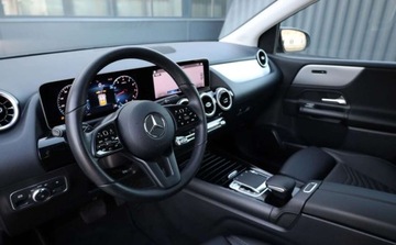 Mercedes Klasa B W247 Sports Tourer 1.3 B180  136KM 2019 Mercedes-Benz Klasa B Mercedes-Benz Klasa B 180 7G-DCT 1.3 Benzyna 136KM, zdjęcie 19