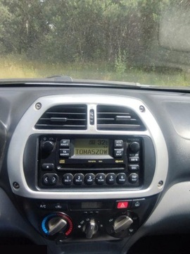 Toyota RAV4 II 2.0 i 16V 150KM 2003 Toyota RAV4 2.0 VVT-i 4x4 150KM 2003r Ładne i zadbane auto!, zdjęcie 17