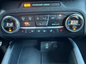 Ford Focus IV Hatchback 1.5 EcoBoost 150KM 2019 Ford Focus Full LedNaviAsystent ParkowaniaST-LINEFull OpcjaORYGINALNY LAKI, zdjęcie 21