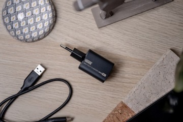 Сетевое зарядное устройство Newell GaN 33 Вт, порт USB типа A и разъем USB-C
