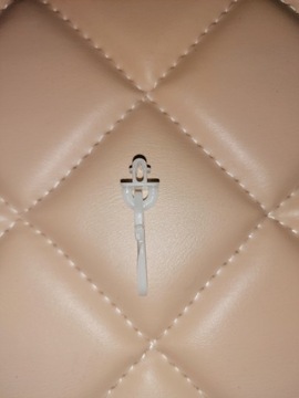 SPINKI HACZYKI DO ZASŁON VOLVO / MAN 4MM 100SZT