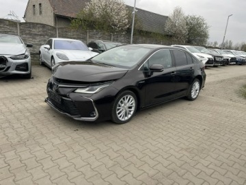 Toyota Corolla XII Sedan 1.8 Hybrid 122KM 2019 Toyota Corolla Hybryda Automat Podgrz Kamera, zdjęcie 1