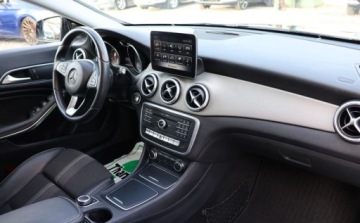 Mercedes CLA C117 Shooting Brake Facelifting 2.1 220 d 177KM 2017 Mercedes-Benz CLA NAVI, Czujniki, Tempomat, Grzane Fotele, Multifunkcja, Z, zdjęcie 13