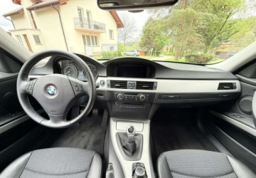 BMW Seria 3 E90-91-92-93 Touring E91 3.0 330d 245KM 2009 BMW Seria 3 BMW Seria 3 330d 3.0 Diesel 245KM, zdjęcie 18