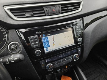 Nissan Qashqai II Crossover 1.5 dCi 110KM 2016 Nissan Qashqai 1,5 diesel 110KM nawigacja kamera, zdjęcie 12