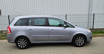 Opel Zafira B 1.8 ECOTEC 140KM 2009 Opel Zafira 1.8 Benzyna 140ps. Ksenon Benzyna 7-0sob 1.8 Benzyna 140KM, zdjęcie 15