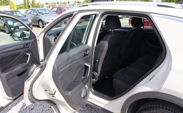 Volkswagen T-Roc I SUV Facelifting 1.5 TSI ACT 150KM 2023 Volkswagen T-Roc Nawigacja, Grzane Fotele, Alcantara, Czujniki PT, Tempoma, zdjęcie 9