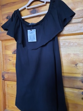 Sukienka czarna z falbaną krótkim rękawemXS Mohito