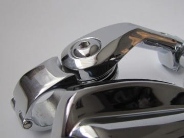 Крепление на подножку HIGHWAY PEG + платформы для колясок MINI на Harley OEM gmol