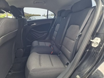 Mercedes Klasa A W176 Hatchback 5d Facelifting 180 122KM 2016 Mercedes A 180 1.6 Benzyna Kamera, zdjęcie 22