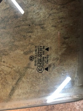 BORA 99' SKLO (OKNO) DVEŘE PRAVÝ PŘEDNÍ