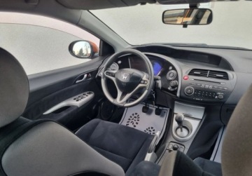 Honda Civic VIII Hatchback 5d 1.4 i 83KM 2007 Honda Civic SLICZNY 1.3 Benzyna BOGATA WERSJA Oryginal WYJATKOWY Serwis 20, zdjęcie 6