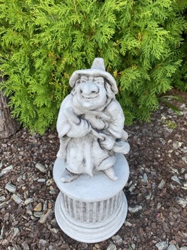 Фигурки троллей, бетонные фигурки Бабы Яги из бетона для сада.Украшение троллей