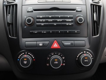 Kia Ceed I SW 1.4 109KM 2008 Kia Ceed 1.4 CVVT, Klima, Parktronic, zdjęcie 12