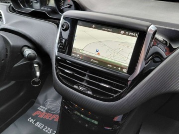 Peugeot 2008 I SUV Facelifting 1.2 PureTech 110KM 2019 Peugeot 2008 GT Line Automat Klimatronik Komputer Tempomat 1.2 Benzyna, zdjęcie 12