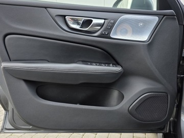 Volvo V60 II  Kombi 2.0 D4 190KM 2019 Volvo V60 Cross Country Salon PL Pro D4 B 190KM AW, zdjęcie 22