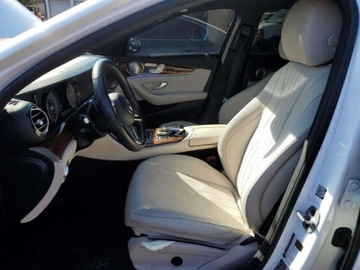 Mercedes Klasa E W213 2019 Mercedes-Benz Klasa E 2019 MERCEDES-BENZ E 300 4MATIC 2.0 Benzyna 255KM, zdjęcie 7