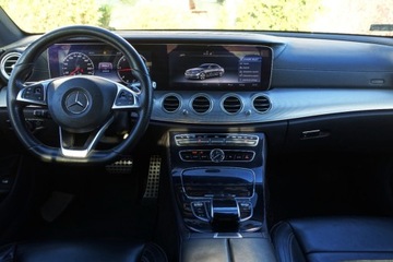 Mercedes Klasa E W213 Limuzyna 2.0 220d 194KM 2016 Mercedes-Benz Klasa E Panorama Skora HeadUp AMG InteriorExterior Tempo, zdjęcie 19
