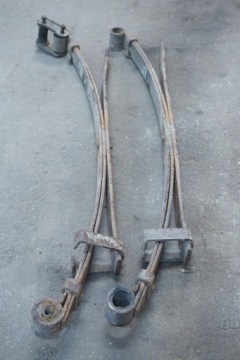 SUZUKI SAMURAI RESOR RESORY TYŁ TYLNE 3-PIÓRA 410 413