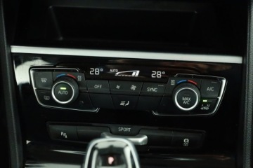 BMW Seria 2 F22-F23-F45-F46 Coupe Facelifting 218d 150KM 2021 BMW 2 Active Tourer 218d Active Tourer, zdjęcie 9