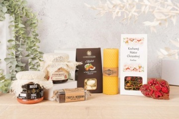 Подарочная коробка с гравировкой, чай, свеча, мед.