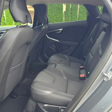 Volvo V40 II Cross Country 2.0 D2 DRIVE-E 120KM 2016 Volvo V40 II 2.0 D2 Drive-E Summum, zdjęcie 18