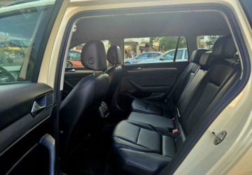 Volkswagen Passat B8 Variant 2.0 TDI 150KM 2015 Volkswagen Passat Volkswagen Passat 2.0 TDI BMT Trendline 2.0 Diesel 150KM, zdjęcie 5