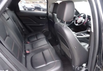 Jaguar F-Pace SUV 3.0 TDV6 300KM 2016 Jaguar F-Pace Jaguar F-Pace 3.0 TDV6 AWD 300 Sport 3.0 Diesel 300KM, zdjęcie 17