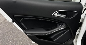 Mercedes GLA I Off-Roader Facelifting 1.6 200 156KM 2018 Mercedes-Benz GLA Salon PL AMG 7G-DCT Ambiente Czujniki Kamera Keyless LED, zdjęcie 26