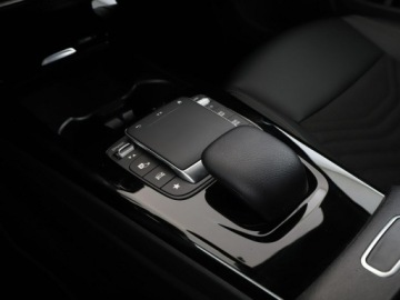 Mercedes Klasa A W177/V177 Hatchback Plug-In 1.3 250e 218KM 2021 Mercedes A 250 FV23 pHEV led automat virtual navi, zdjęcie 30