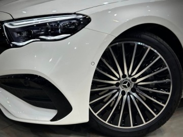 Mercedes Klasa E W214 2025 E Klasa 300 e 4-Matic AMG 2.0 (333KM) 2025, zdjęcie 2