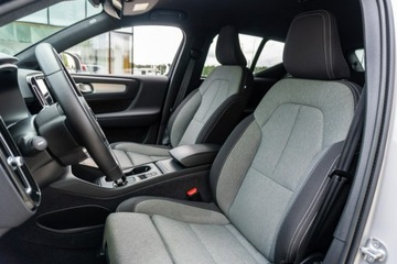 Volvo XC40 Crossover Facelifting 2.0 B4 197KM 2023 Volvo XC 40 B4 197KM FV23% Gwarancja, zdjęcie 9