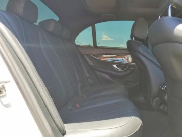 Mercedes Klasa E W213 2021 Mercedes-Benz Klasa E 350 4matic 2021 2.0 Benzyna 255KM, zdjęcie 10