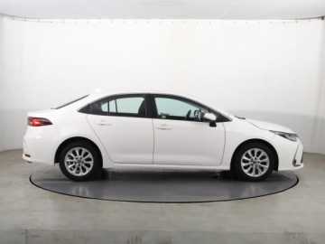 Toyota Corolla XII Sedan 1.5 VVT-i 125KM 2022 Toyota Corolla 1.5 VVT-i, Salon Polska, zdjęcie 5