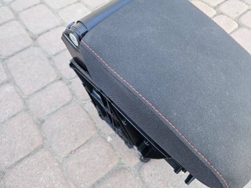 LOKETNÍ OPĚRKA TUNELU ČERVENÁ NIC GTI VOLKSWAGEN GOLF 7 VII 5G0864251D