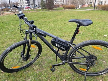 ПЕРЕДНИЙ И ЗАДНИЙ ВЕЛОСИПЕДНЫЙ ФОНАРЬ НА АККУМУЛЯТОРЕ, ДЛЯ РУЛЯ