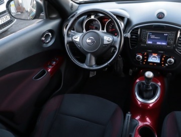 Nissan Juke I SUV 1.6 DIG-T 190KM 2011 Nissan Juke 1.6 DIG-T, Navi, Klima, Klimatronic, zdjęcie 6