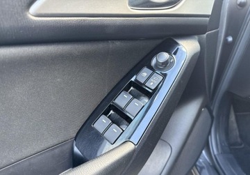 Mazda 3 III Sedan Facelifting 2.0 SKYACTIV-G 120KM 2017 Mazda 3 2.0 Benzyna 120KM, zdjęcie 15