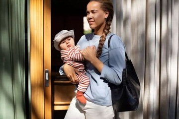 ПОДАРОЧНЫЙ НАБОР AVENT NATURAL RESPONSE: 4 БУТЫЛОЧКИ + соски 0M+ ЩЕТКА