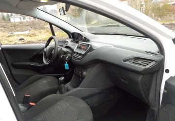 Peugeot 208 I Hatchback 5d Facelifting 1.6 BlueHDi 75KM 2017 Peugeot 208 Diesel Okazja 1.6 Diesel 75KM, zdjęcie 14