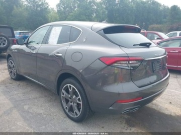 Maserati Levante 2023 Maserati Levante GT, 2023r., 4x4, 3.0L 3.0 Benzyna 345KM, zdjęcie 2