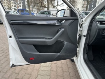 Skoda Octavia III Liftback Facelifting 2.0 TDI 150KM 2018 Skoda Octavia Hak, Podgrzewana przednia szyba/ DSG, zdjęcie 10