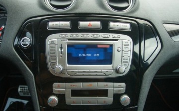 Ford Mondeo IV Sedan 2.0 Duratorq TDCi DPF 140KM 2009 Ford Mondeo 2.0 TDCI Titanium S Navi Polskor BiXenon PDC Grzana szyba CONV, zdjęcie 32