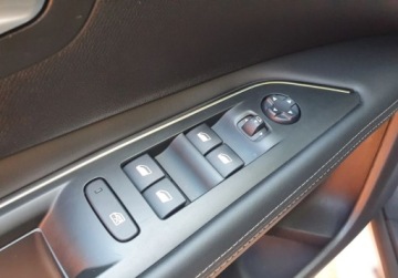 Peugeot 3008 II Crossover 1.2 PureTech 130KM 2018 Peugeot 3008 Kamera Bezwypadkowy Serwis GetHelp 1.2 Benzyna 130KM, zdjęcie 14