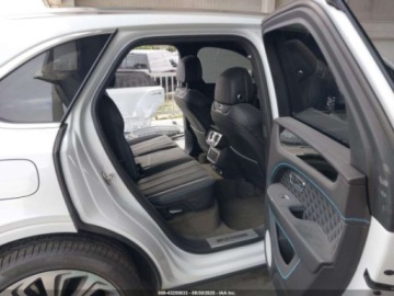 Bentley Bentayga 2022 Bentley Bentayga V8 2022 4.0l 4.0 Benzyna 542KM, zdjęcie 12