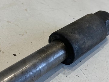 SUZUKI GSX 400E 400 E 82-87 ОСЬ ШПИЛЬКИ КОЛЕСА