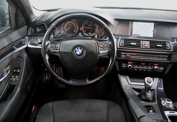 BMW Seria 5 F10-F11 Touring 520d 184KM 2011 BMW Seria 5 Kombi_Panoramiczny dach_Nawigacja_Podgrzewane fotele 2.0 Diesel, zdjęcie 16