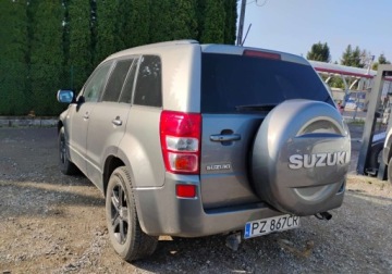 Suzuki Grand Vitara II SUV 1.9 DDiS 129KM 2007 Suzuki Grand Vitara 112007r, 1.9 DIESEL. 4x4. Przetarty prawy bok. Jezdzi., zdjęcie 3