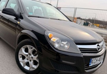 Opel Astra J Sports Tourer 1.6 Twinport ECOTEC 115KM 2010 Opel Astra LIFT 1.6i 115ps Serwisowana BezRdzy Bezwypadkowa Zadbana 1.6, zdjęcie 10