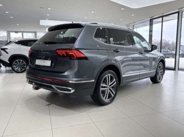 Volkswagen Tiguan Allspace SUV Facelifting 2.0 TDI SCR 150KM 2022 Volkswagen Tiguan Allspace Allspace Elegance 4Motion Hak Kamera cofania, zdjęcie 3